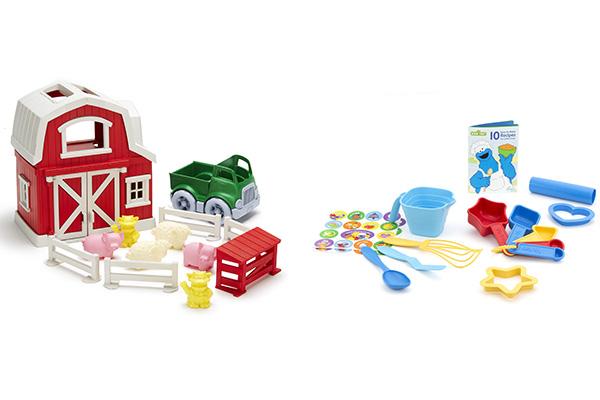 Toy barn and kids' baking set