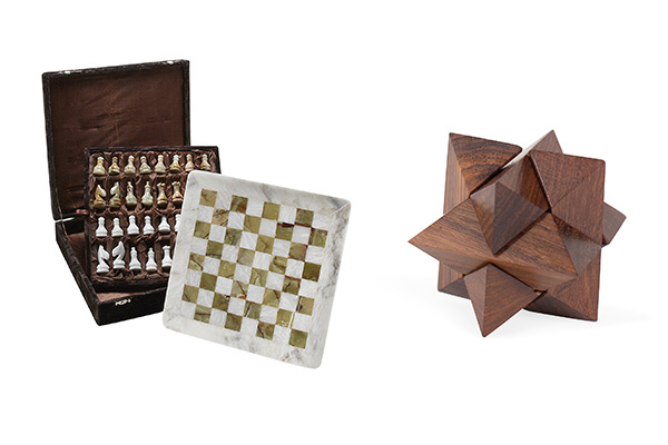 Chess set and star puzzle