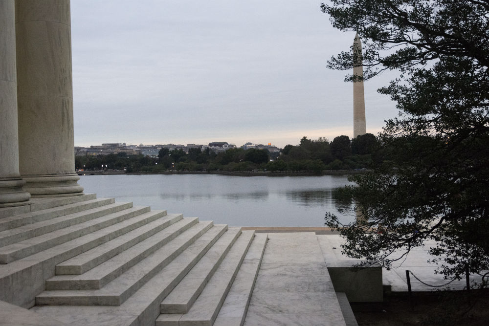 The Washington monument as seen from the Jefferson Memorial. 